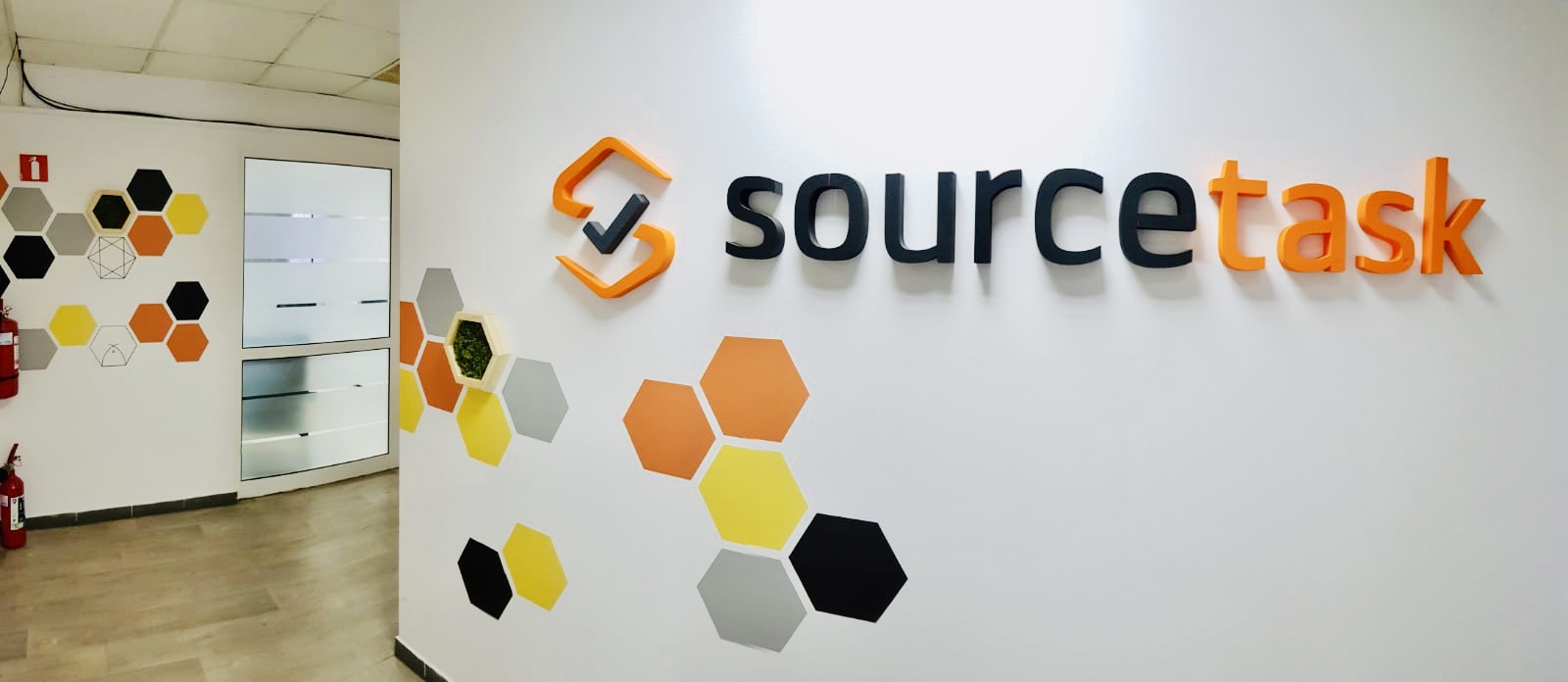 logo source task